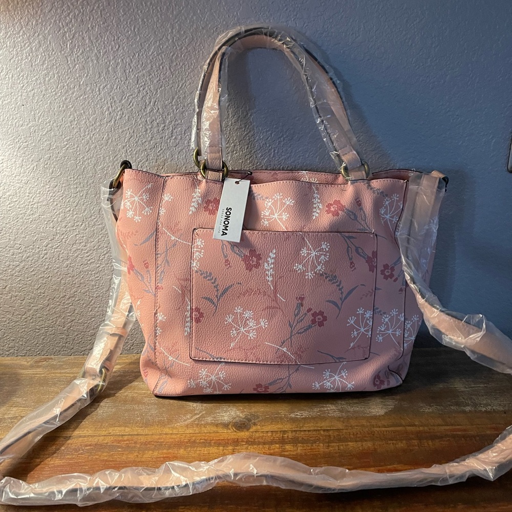 NEW Bag/Purse Shoulder Strap Fun Pink Flower Print. Zipper Pockets NWT